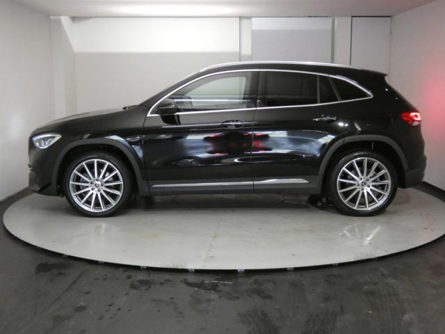 Mercedes Benz Gla image 3
