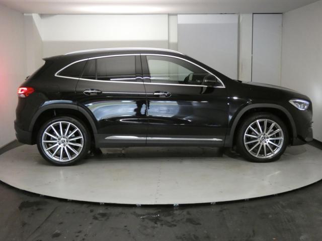 Mercedes Benz Gla image 5