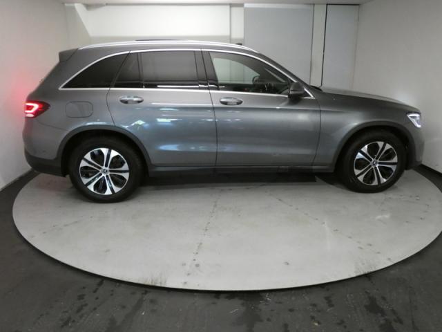 Mercedes Benz Glc image 9