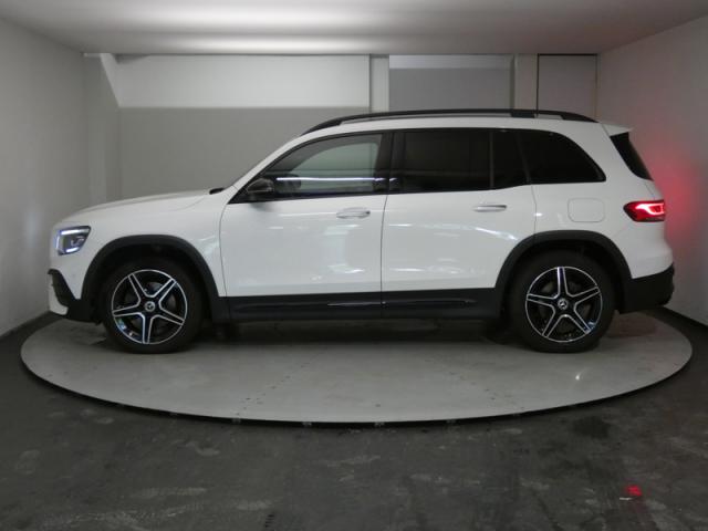 Mercedes Benz Glb image 2