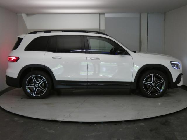 Mercedes Benz Glb image 3