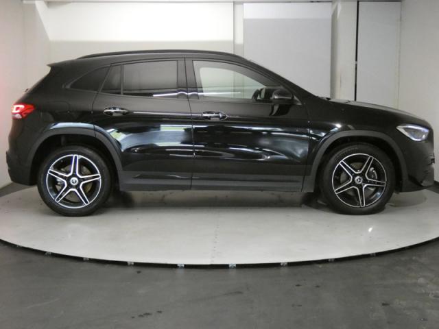 Mercedes Benz Gla image 8