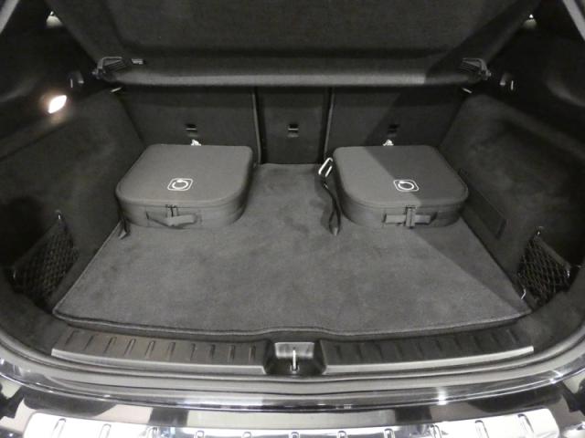 Mercedes Benz Eqa image 8
