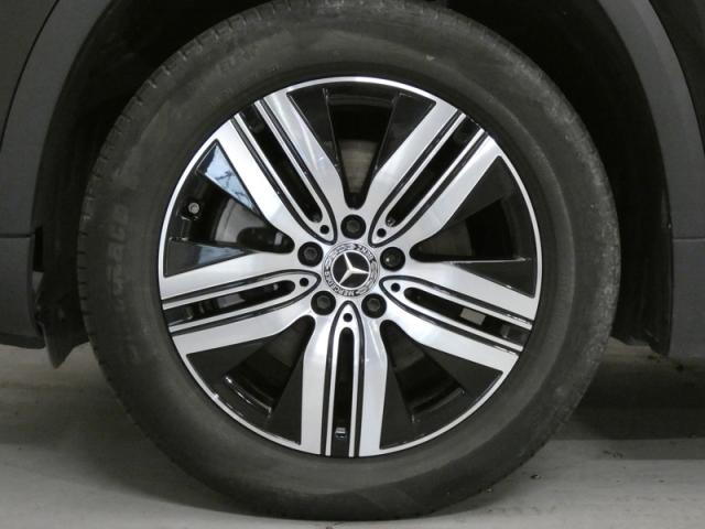 Mercedes Benz Eqa image 9