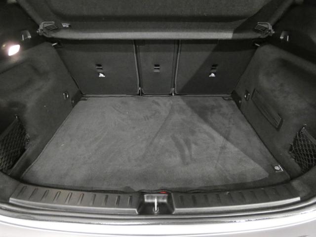 Mercedes Benz Gla image 9