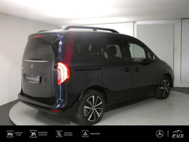 Mercedes Benz Eqt image 6