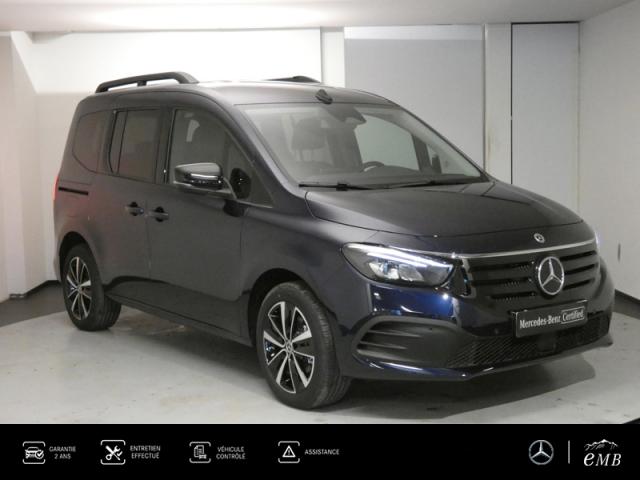 Mercedes Benz Eqt image 5