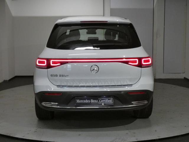 Mercedes Benz Eqb image 9