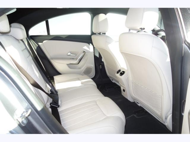 Mercedes Benz Cla image 9