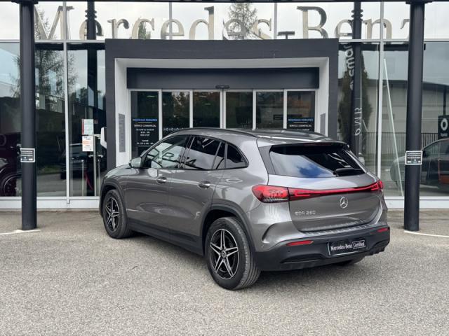 Mercedes Benz Eqa image 8