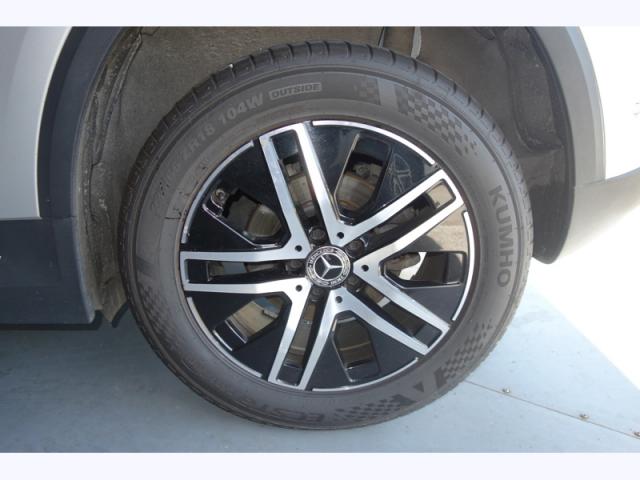 Mercedes Benz Gla image 1