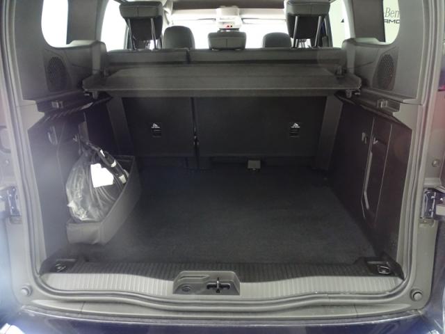 Mercedes Benz Eqt image 8