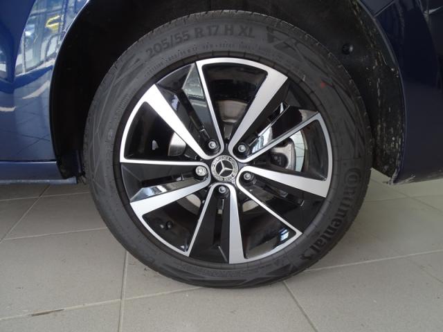 Mercedes Benz Eqt image 9