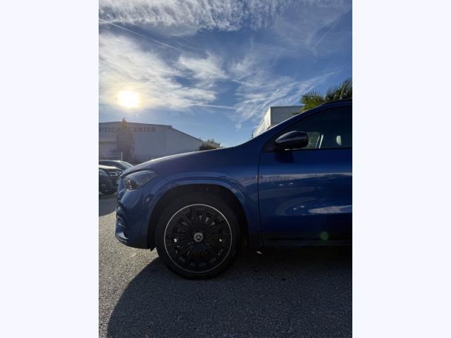 Mercedes Benz Gla image 1