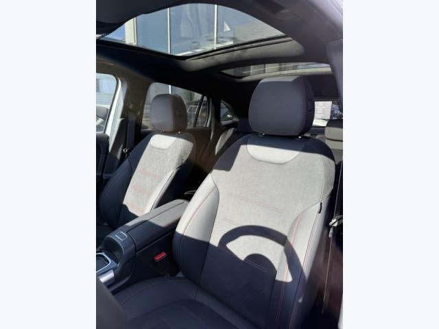 Mercedes Benz Gla image 3