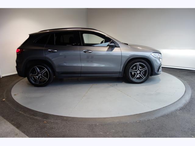 Mercedes Benz Gla image 8