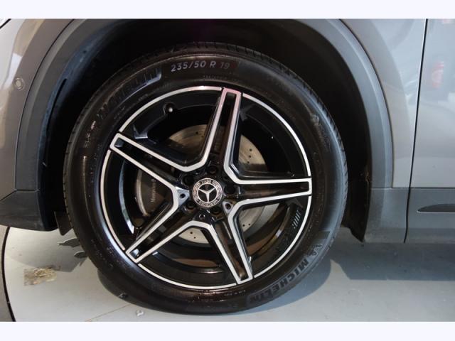 Mercedes Benz Gla image 2