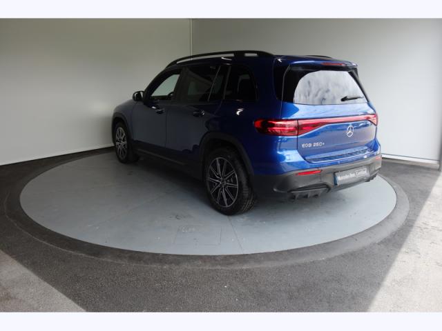 Mercedes Benz Eqb image 1