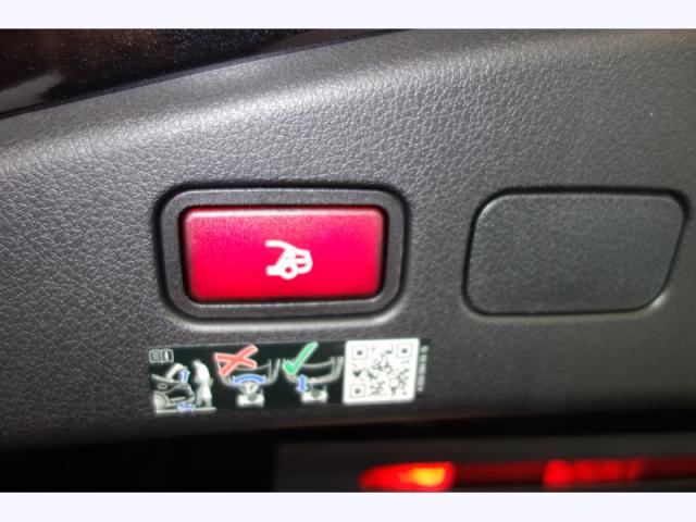 Mercedes Benz Cle image 2