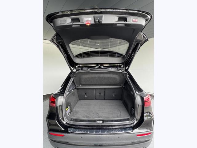 Mercedes Benz Gla image 1