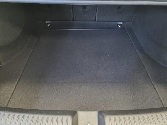 Mercedes Benz Cla image 9