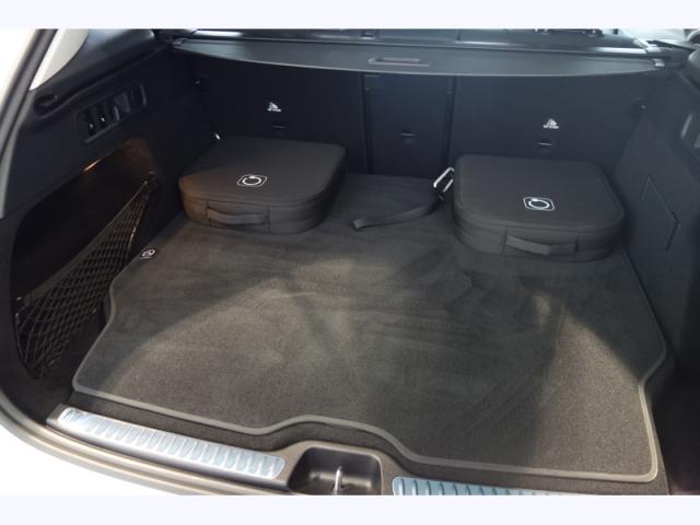 Mercedes Benz Glc image 9