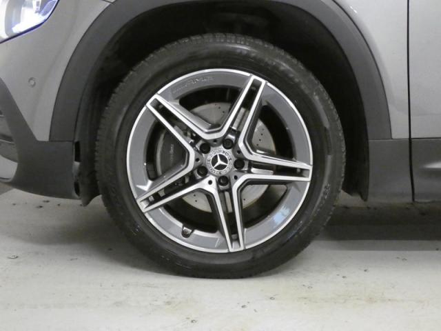 Mercedes Benz Glb image 8