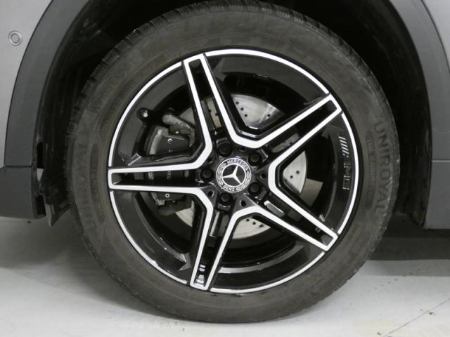 Mercedes Benz Gla image 1