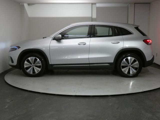 Mercedes Benz Eqa image 8