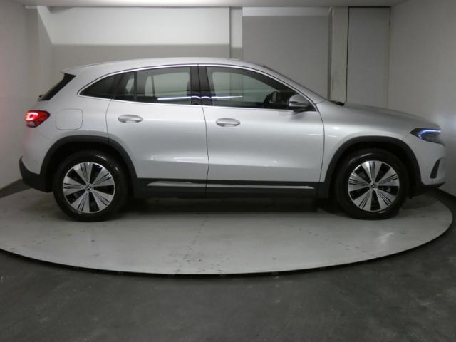 Mercedes Benz Eqa image 6
