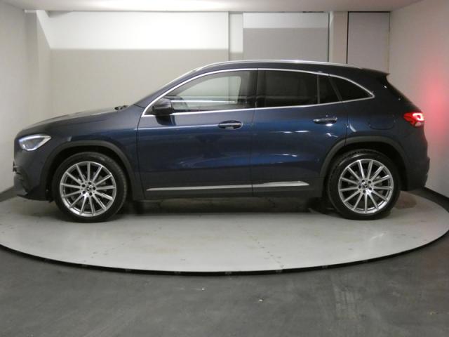 Mercedes Benz Gla image 1