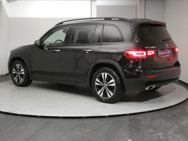 Mercedes Benz Glb image 2