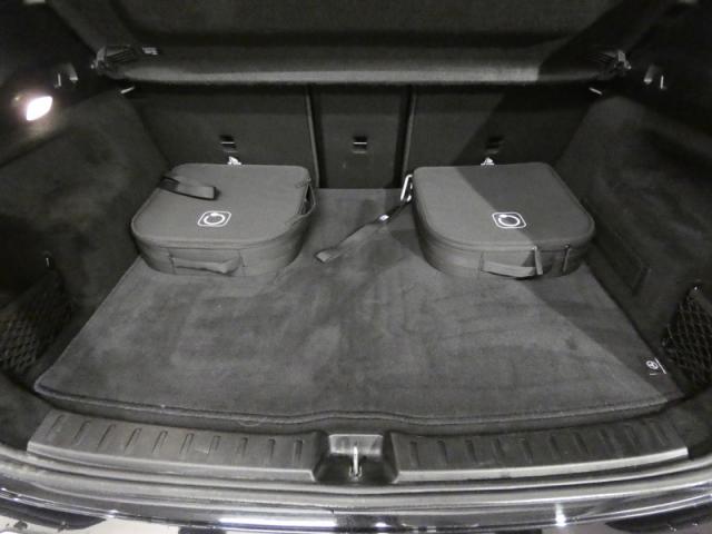 Mercedes Benz Eqa image 9