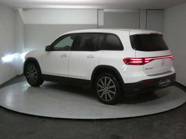 Mercedes Benz Eqb image 4