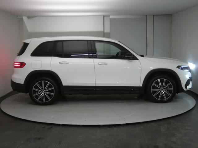 Mercedes Benz Eqb image 2