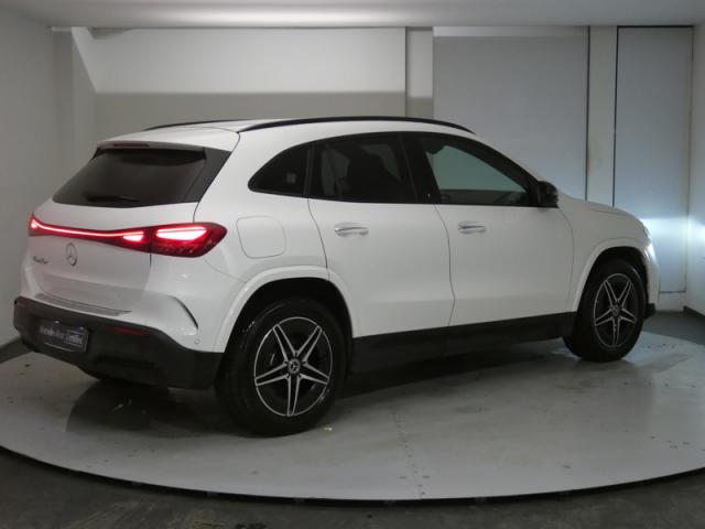 Mercedes Benz Eqa image 3