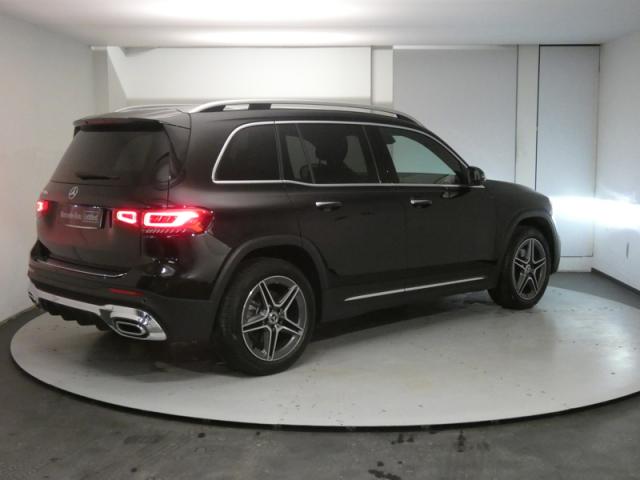 Mercedes Benz Glb image 8