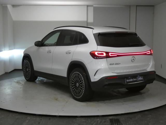 Mercedes Benz Eqa image 8