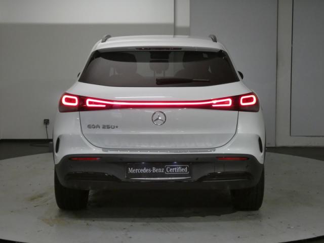 Mercedes Benz Eqa image 6