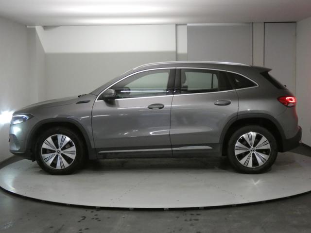 Mercedes Benz Eqa image 8