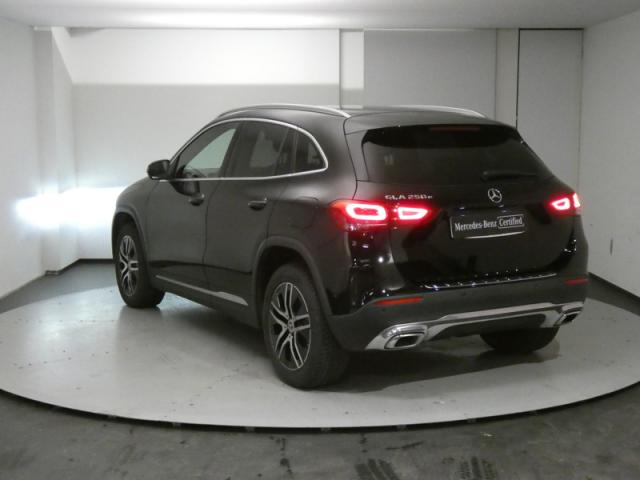 Mercedes Benz Gla image 1