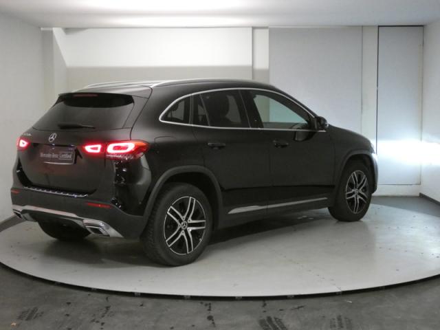 Mercedes Benz Gla image 9