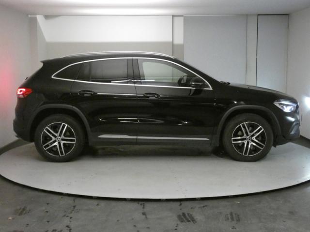 Mercedes Benz Gla image 8