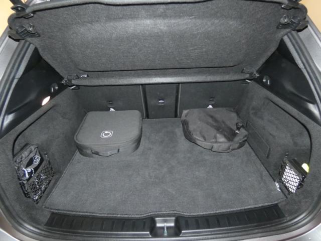 Mercedes Benz Eqa image 6