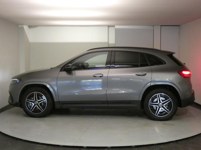 Mercedes Benz Eqa image 5