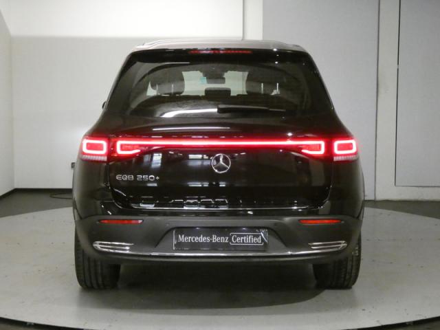Mercedes Benz Eqb image 8