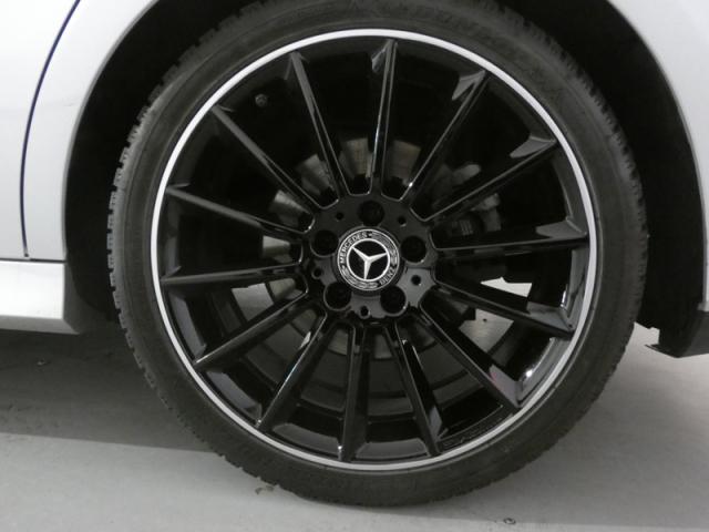 Mercedes Benz Cla image 1