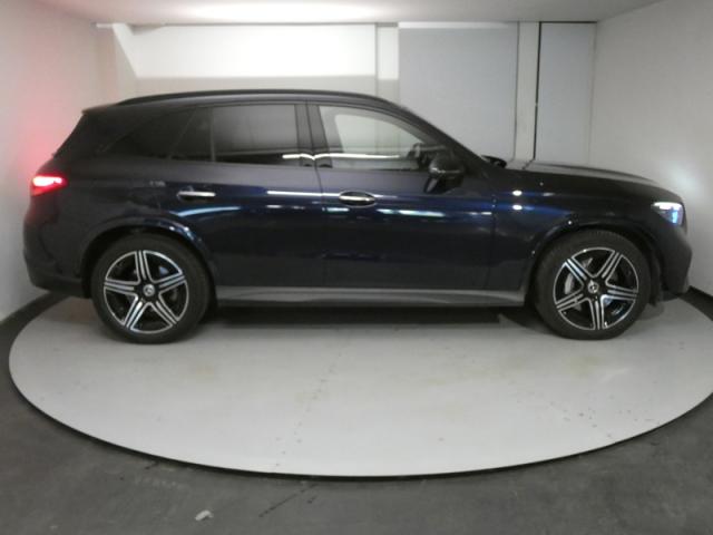 Mercedes Benz Glc image 9