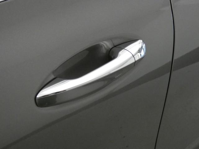 Mercedes Benz Cla image 9