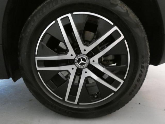 Mercedes Benz Gla image 2
